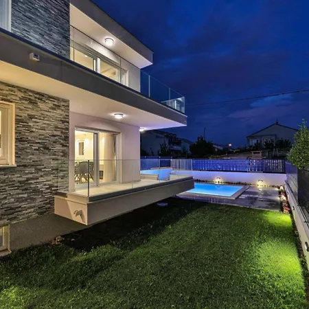 Irena Villa