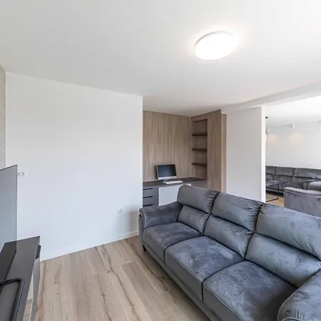 Irena Villa